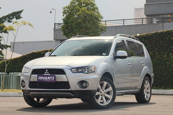 MITSUBISHI OUTLANDER 3.0 GT 4X4 V6 24V GASOLINA 4P AUTOMÁTICO